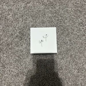 Apple AirPods Pro with White Charging Case